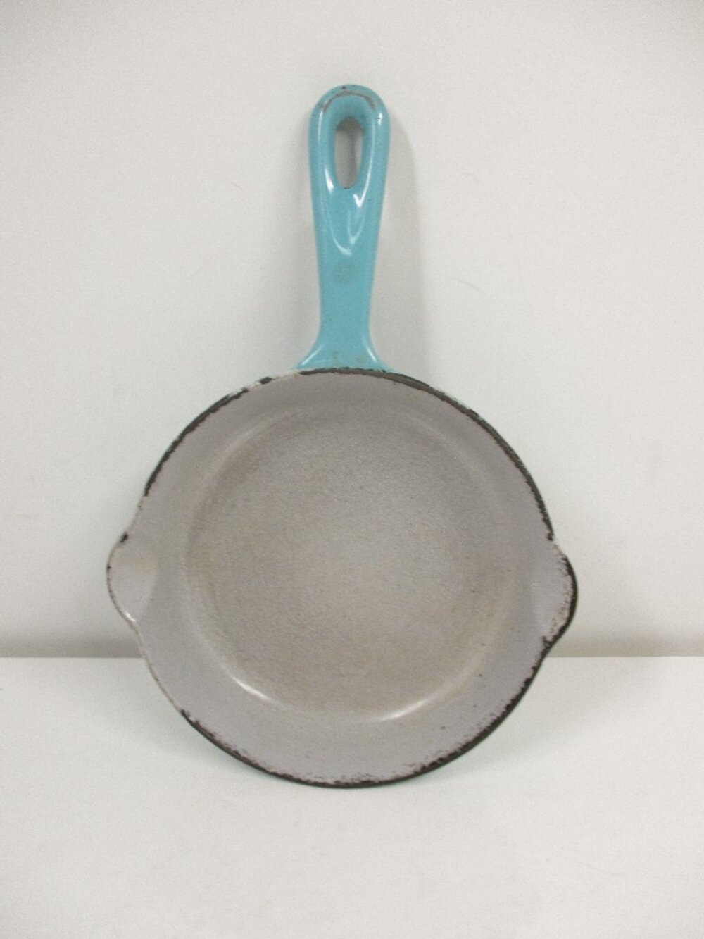Vintage LE CREUSET Cast Iron Enamel Skillet Pan Turquoise 6 1/2" w/Double Spout